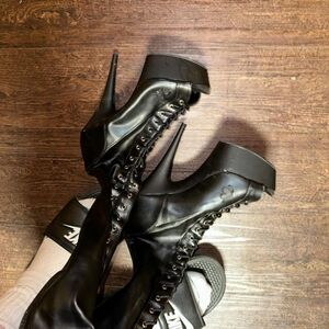 Heavily worn pleasers